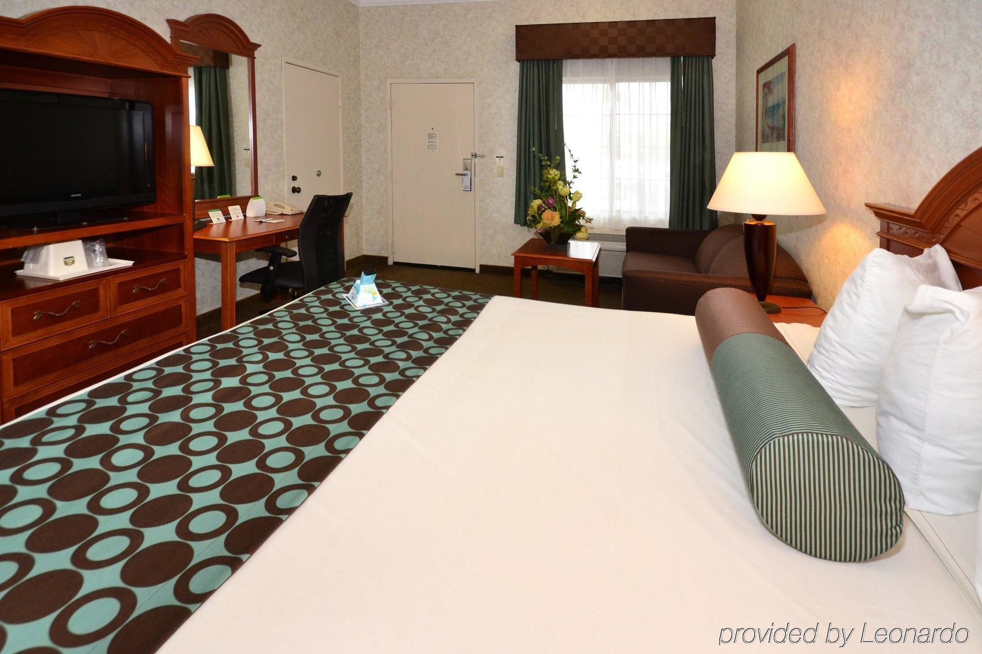 Western Redondo Galleria - La 3* Redondo Beach