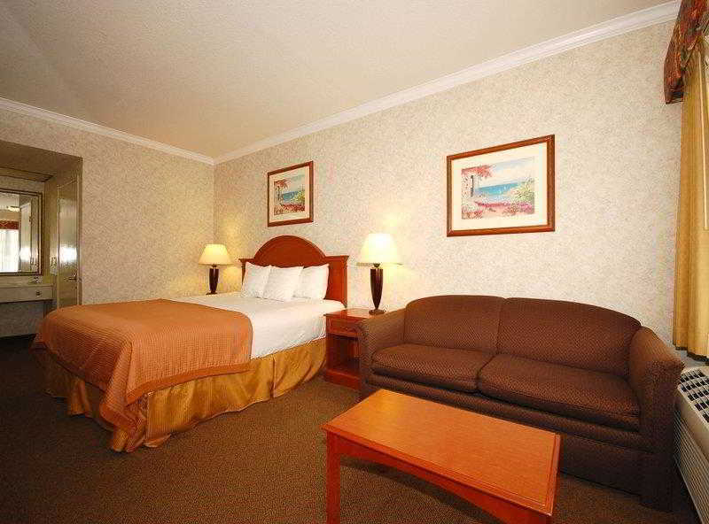 Western Redondo Galleria - La Hotel